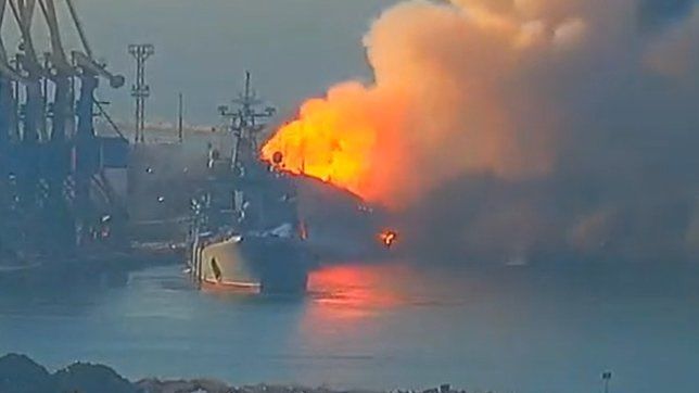 Ukrajinské střely zasáhly loď, kterou strážci ostrova poslali „na chuj“